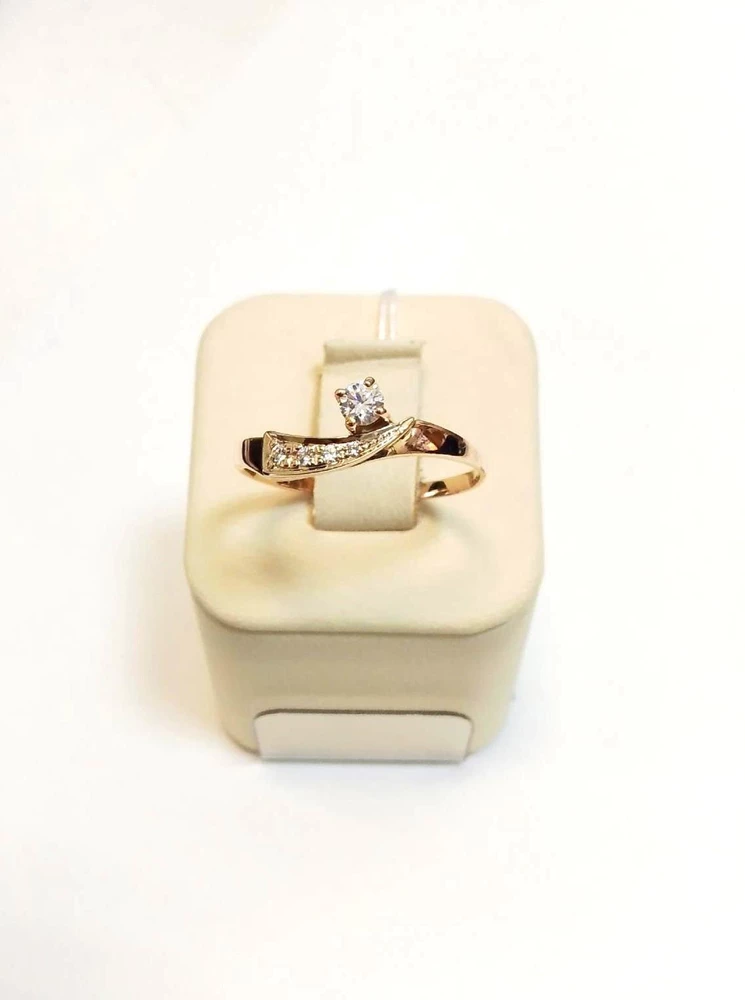 Кольцо с фианитом из красного золота 585 пробы