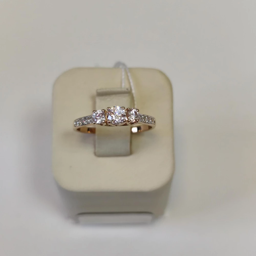 Кольцо с фианитом из красного золота 585 пробы