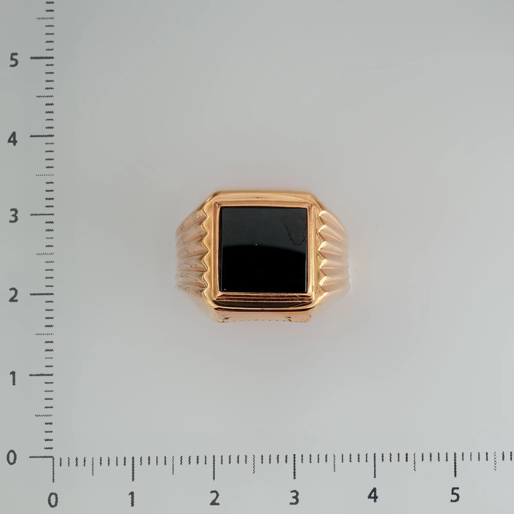 Кольцо с ониксом из красного золота 585 пробы
