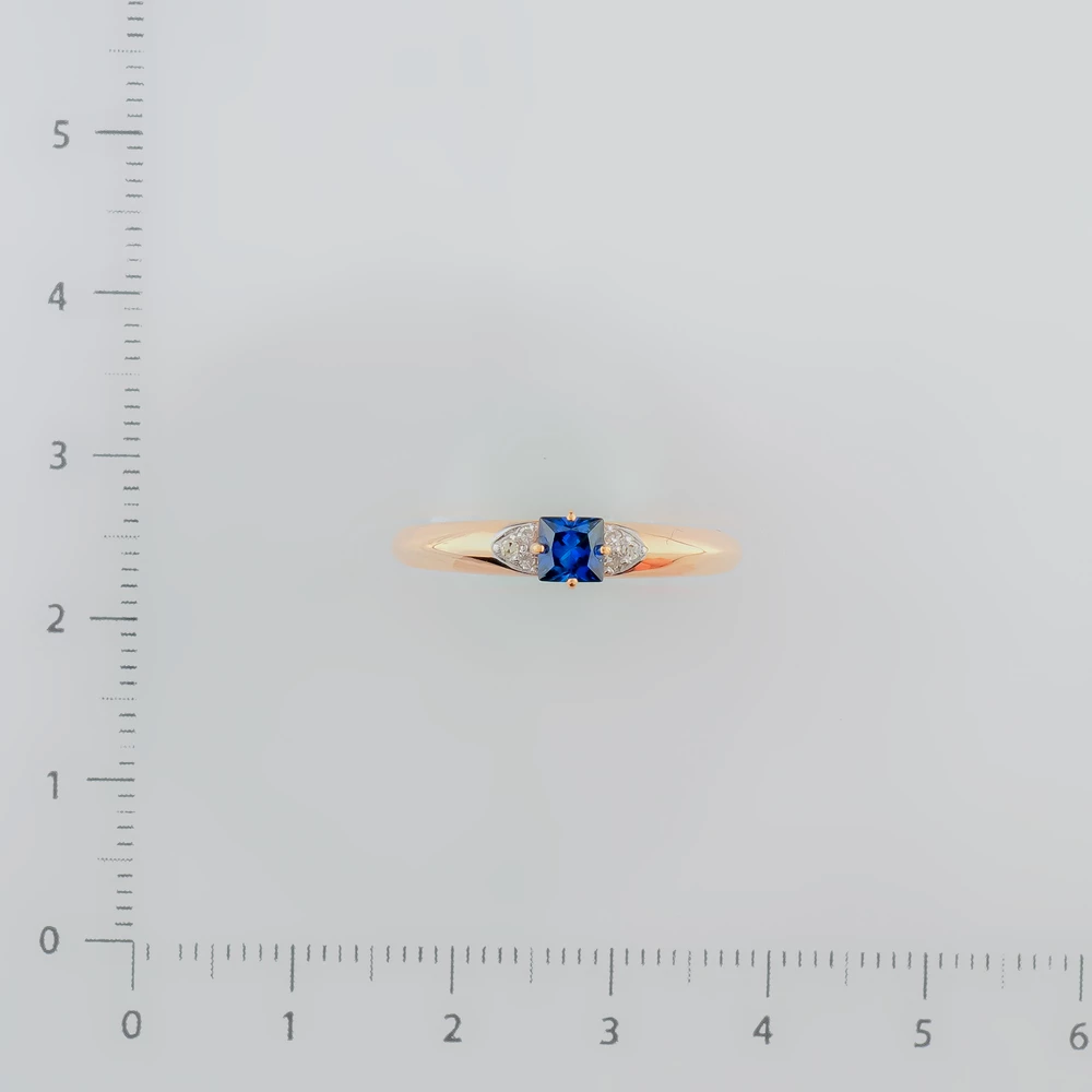 Кольцо с сапфиром синтетическим из красного золота 585 пробы