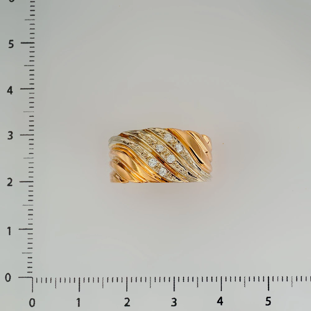 Кольцо с фианитом из красного золота 585 пробы