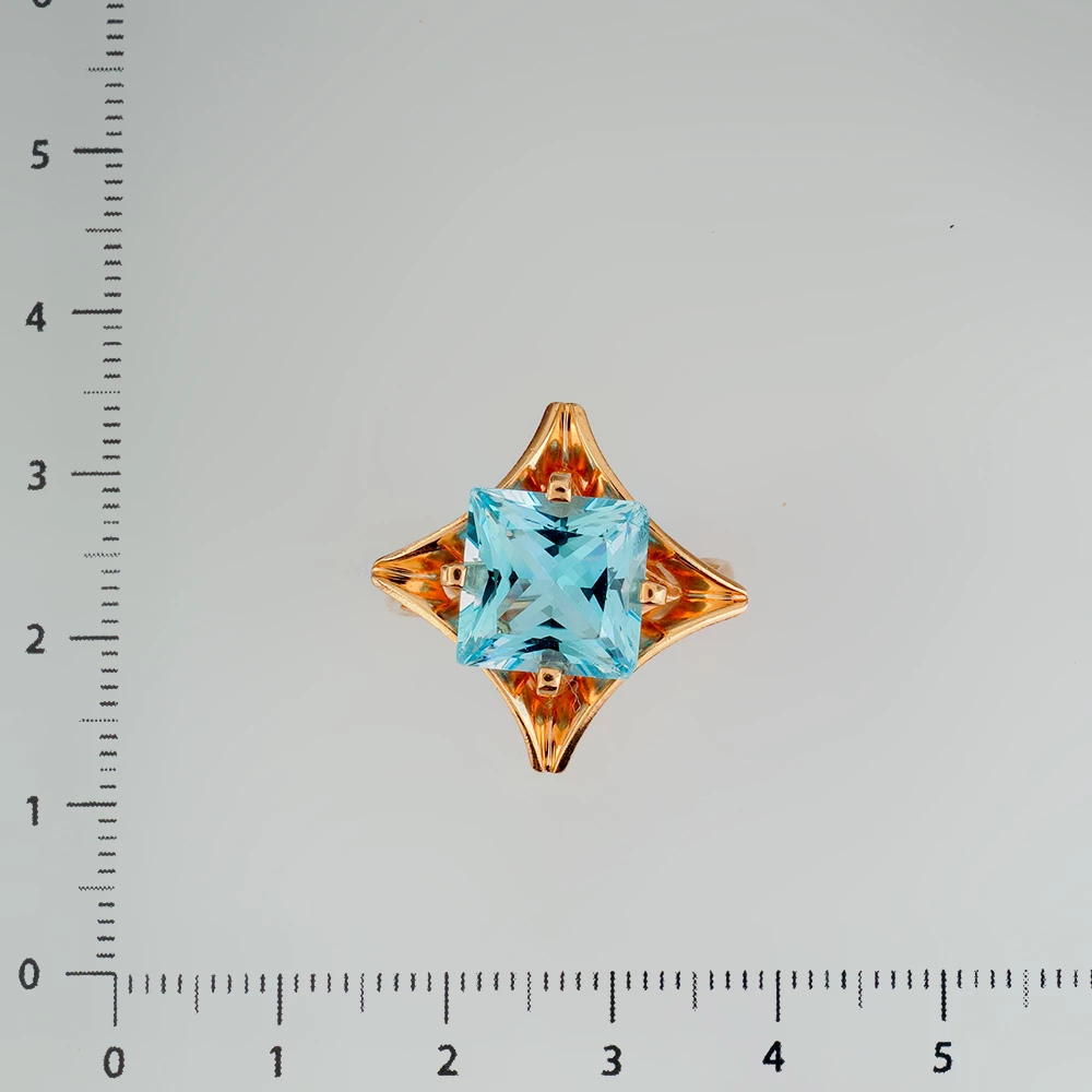 Кольцо с топазом из красного золота 585 пробы