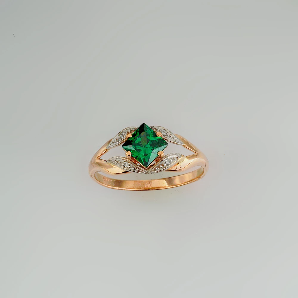 Кольцо с фианитом из красного золота 585 пробы