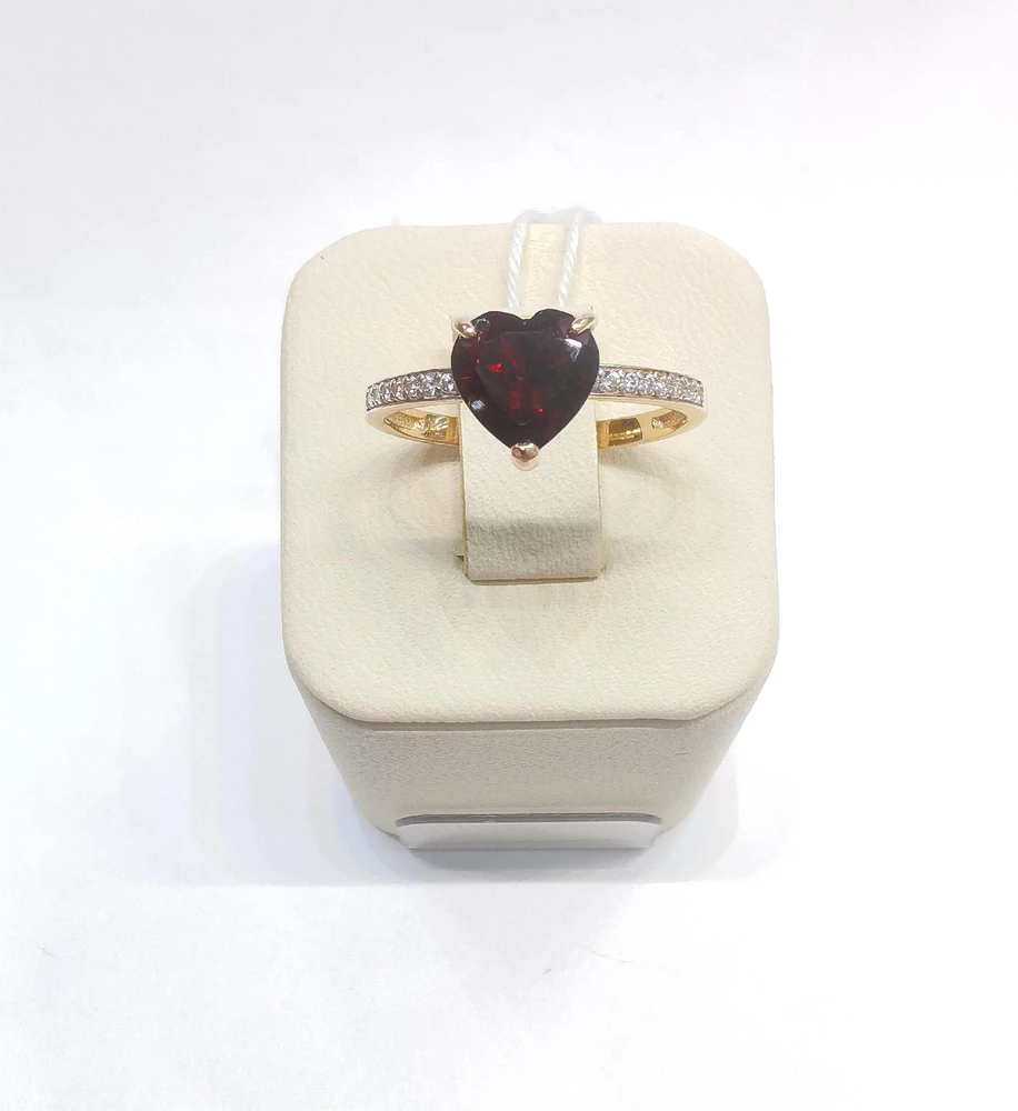 Кольцо с гранатом из красного золота 585 пробы