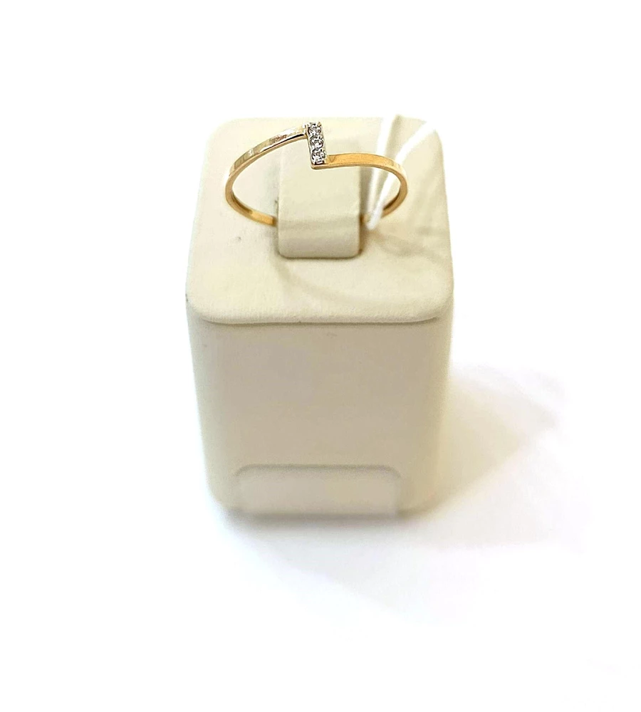 Кольцо с фианитом из красного золота 585 пробы