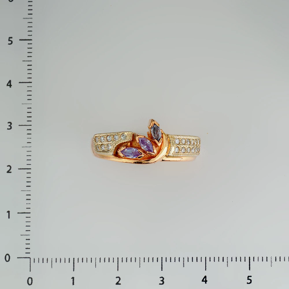 Кольцо с фианитом из красного золота 585 пробы