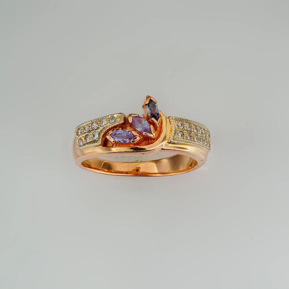 Кольцо с фианитом из красного золота 585 пробы