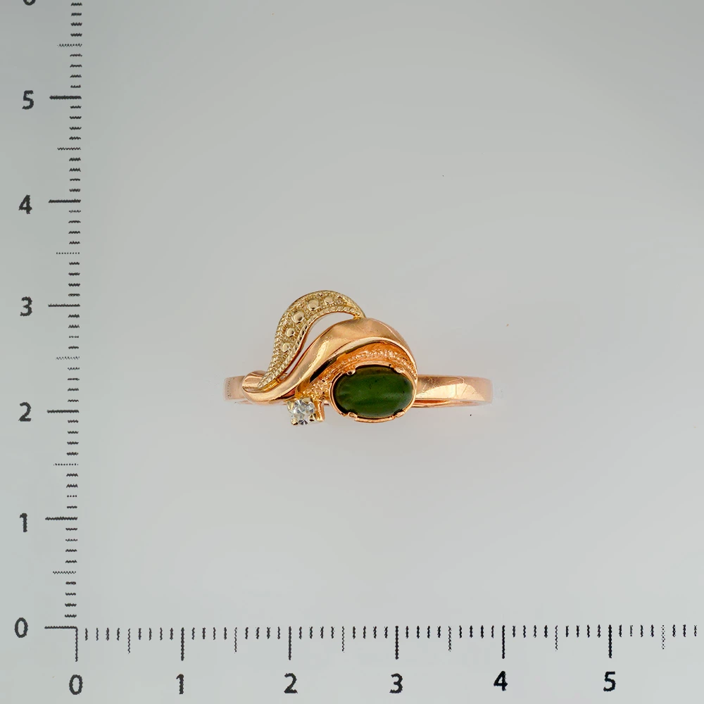 Кольцо с нефритом из красного золота 585 пробы