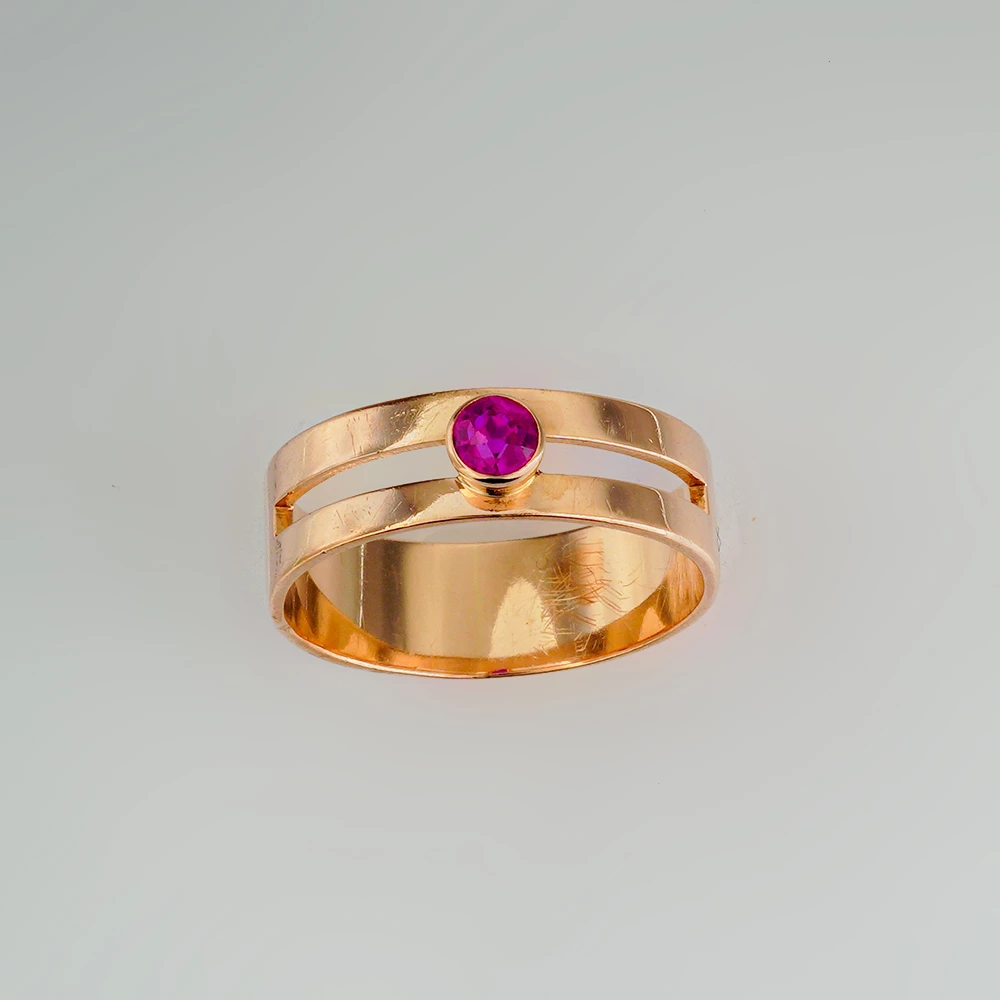 Кольцо с фианитом из красного золота 583 пробы