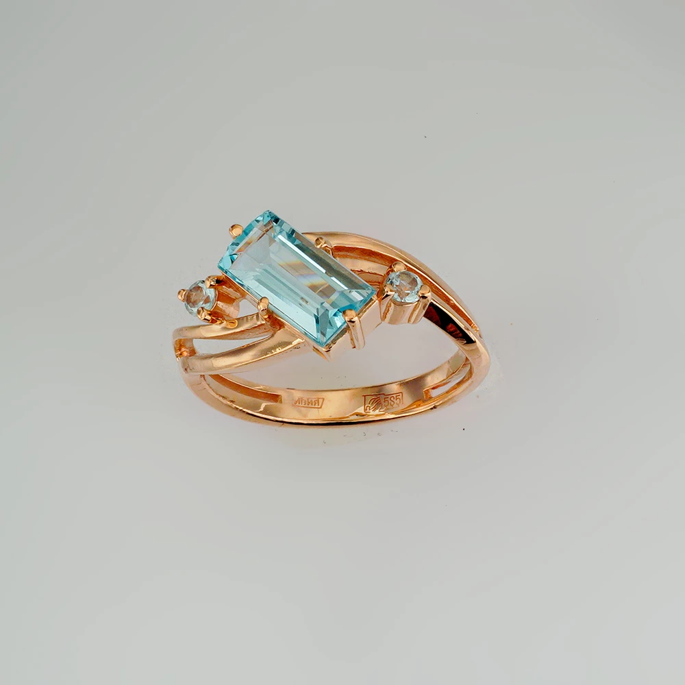 Кольцо с топазом из красного золота 585 пробы