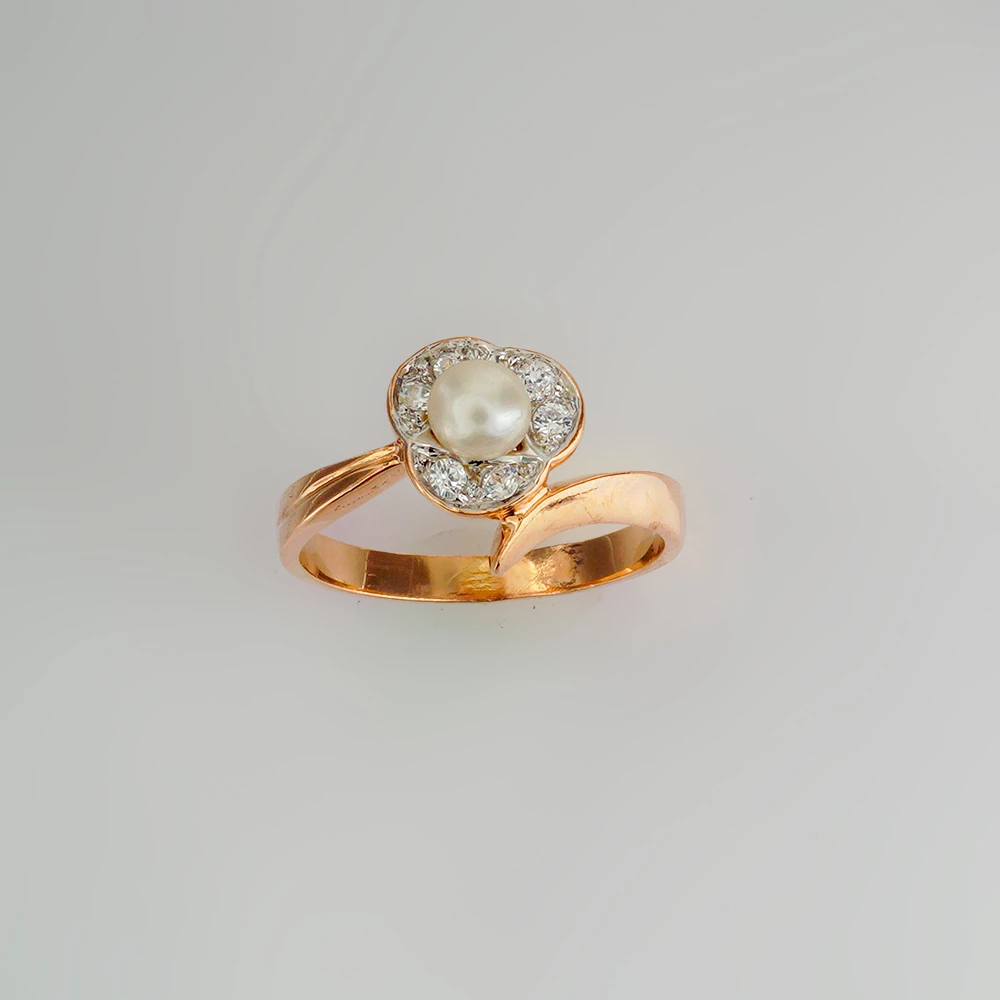 Кольцо с культивированным жемчугом из красного золота 585 пробы
