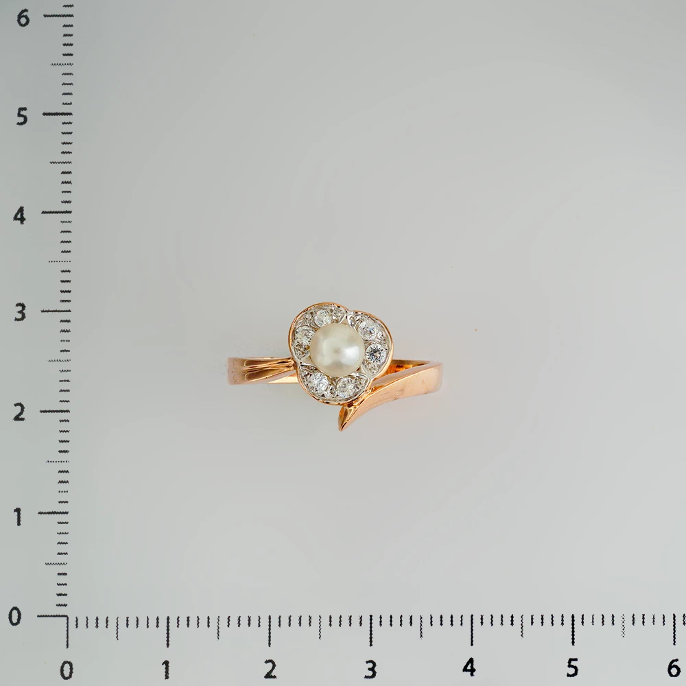 Кольцо с культивированным жемчугом из красного золота 585 пробы