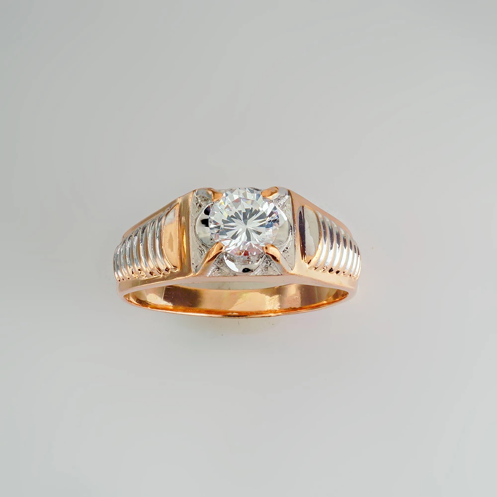 Кольцо с фианитом из красного золота 585 пробы