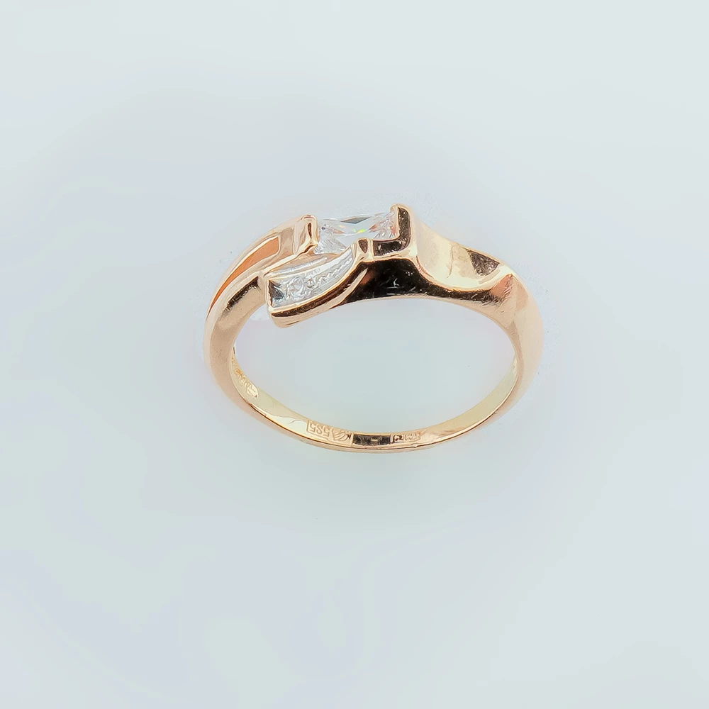 Кольцо с фианитом из красного золота 585 пробы