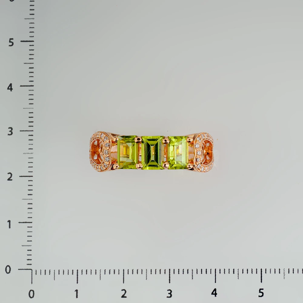 Кольцо с хризолитом из красного золота 585 пробы