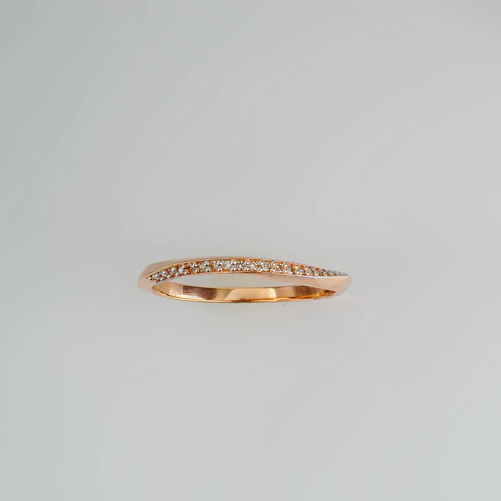 Кольцо с бриллиантом из красного золота 585 пробы