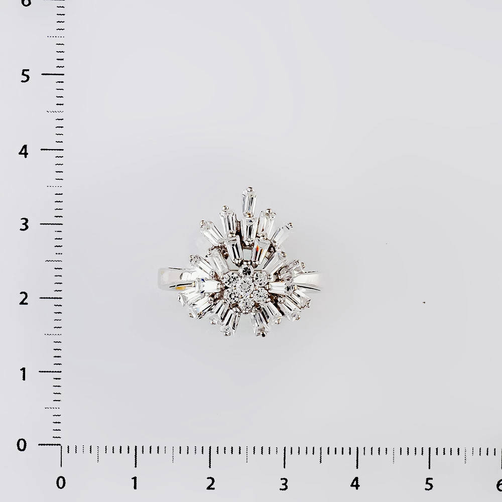 Кольцо с фианитом из белого золота 750 пробы