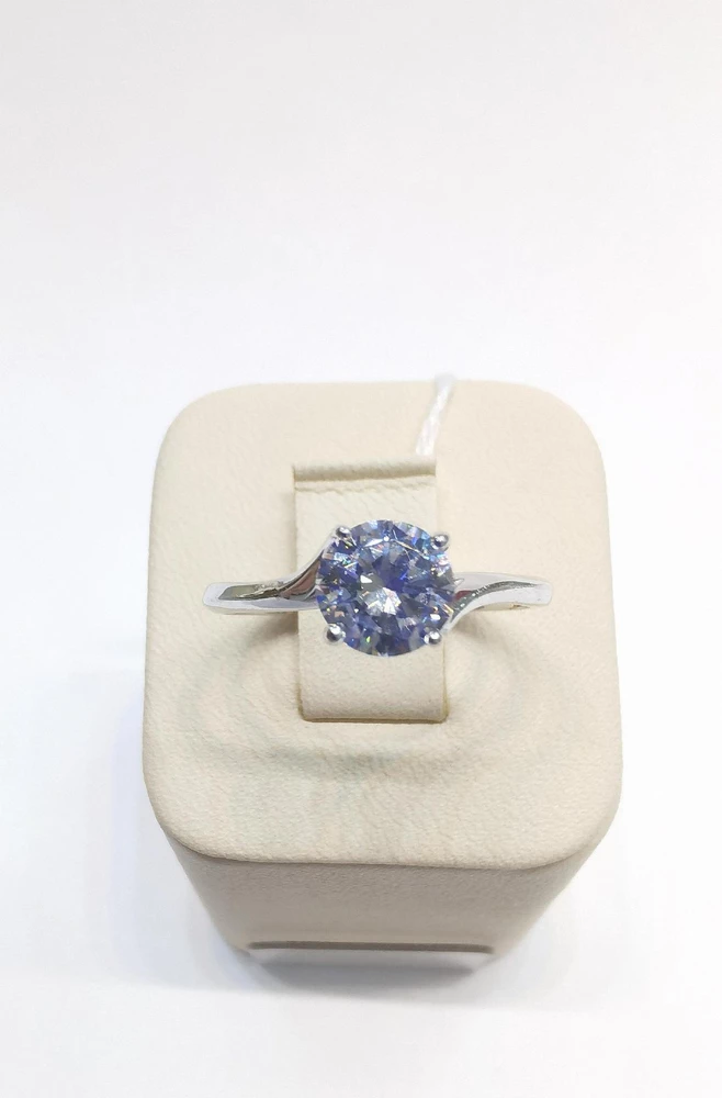 Кольцо с фианитом из белого золота 585 пробы