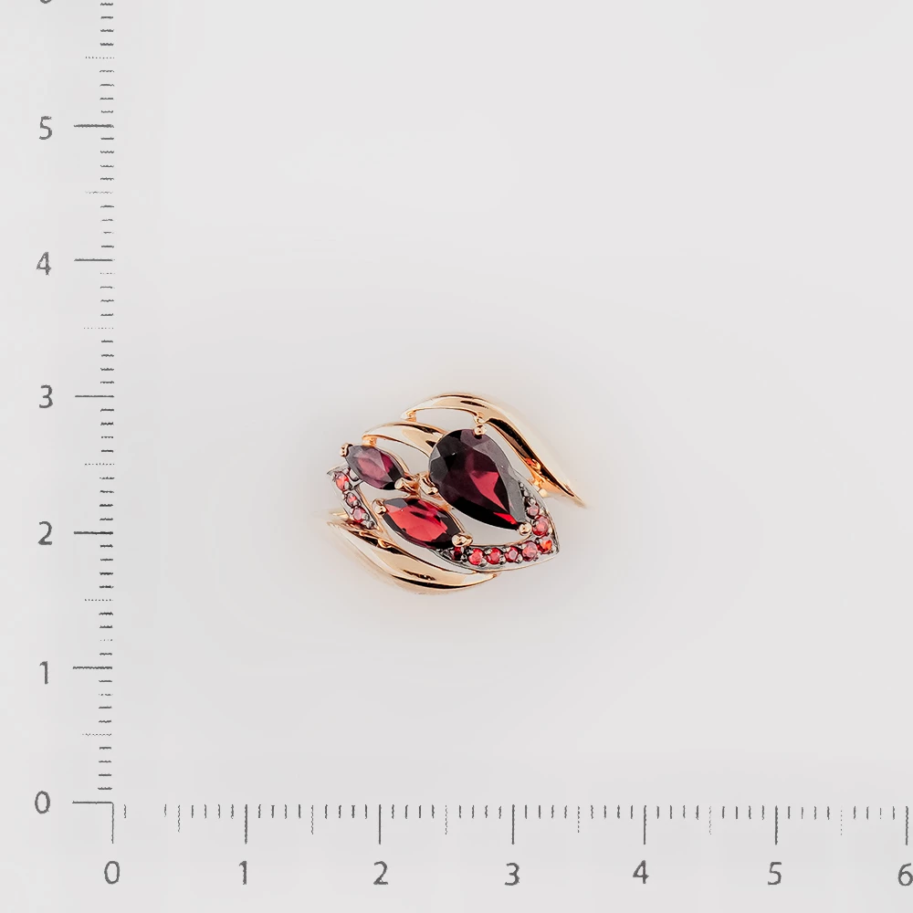 Кольцо с гранатом из красного золота 585 пробы