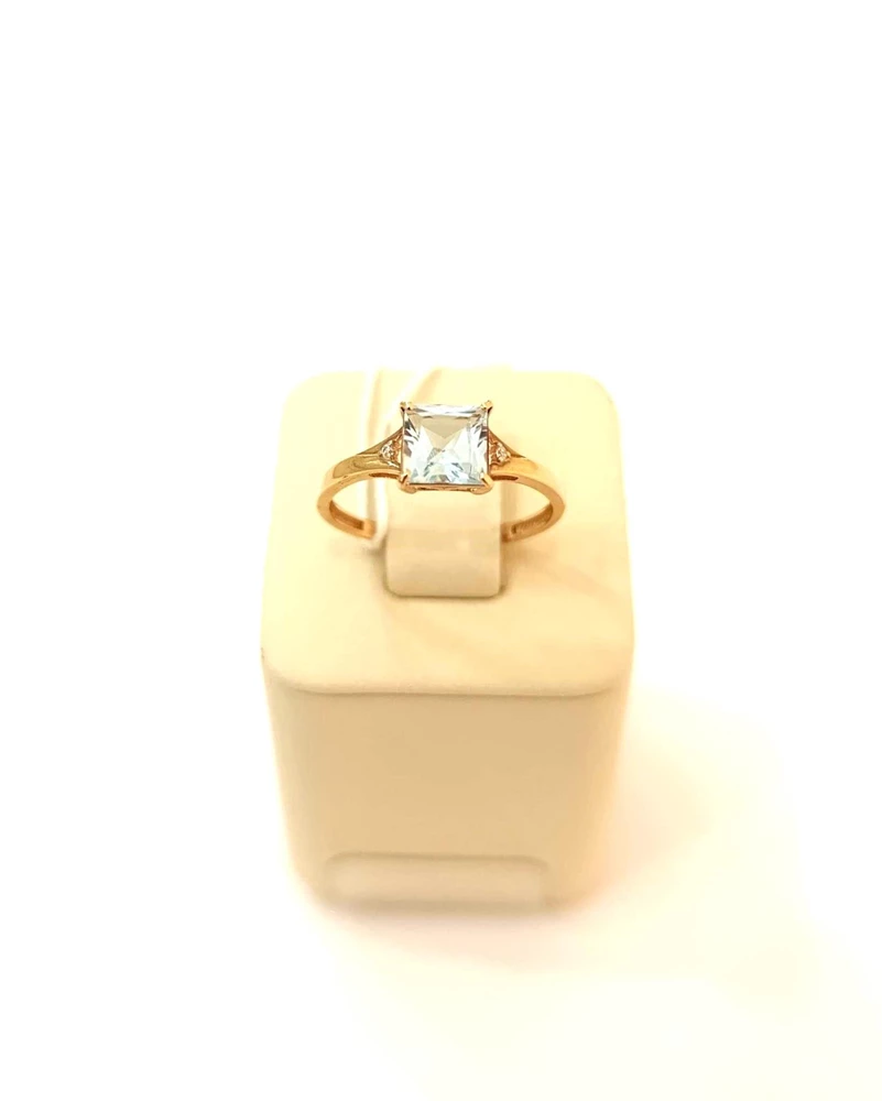 Кольцо с топазом из красного золота 585 пробы