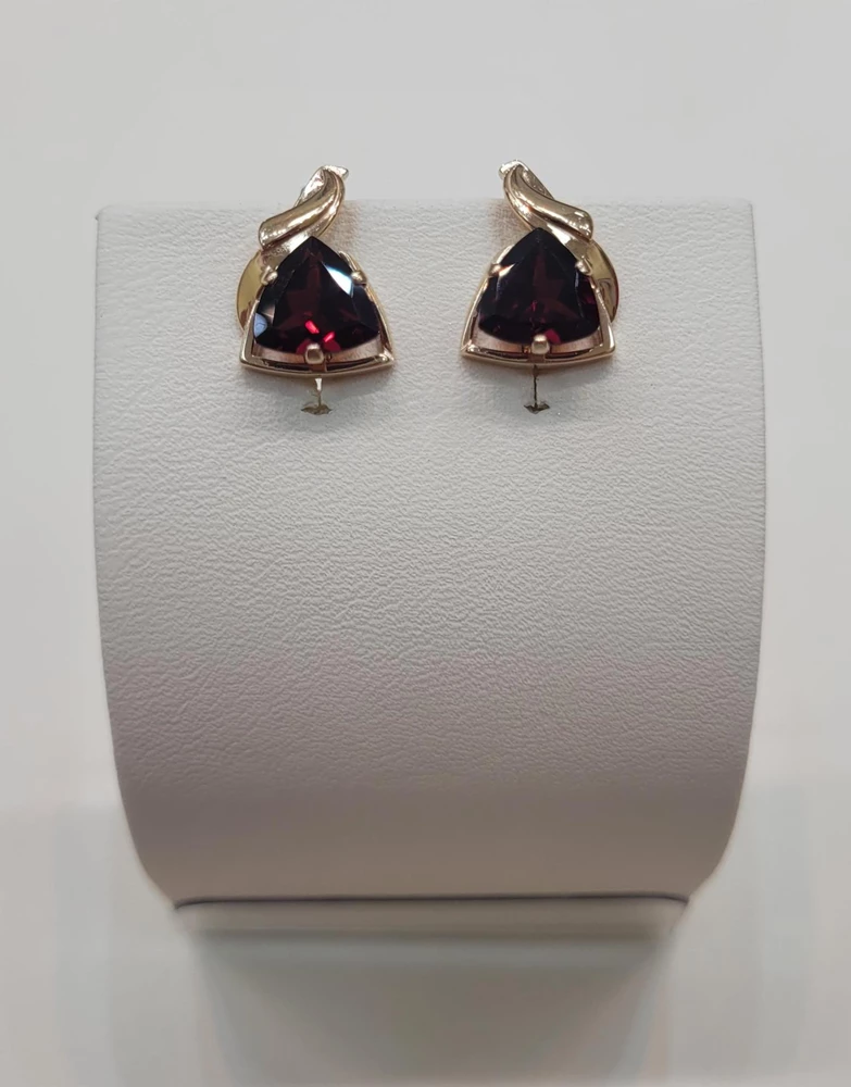 Серьги с гранатом из красного золота 585 пробы