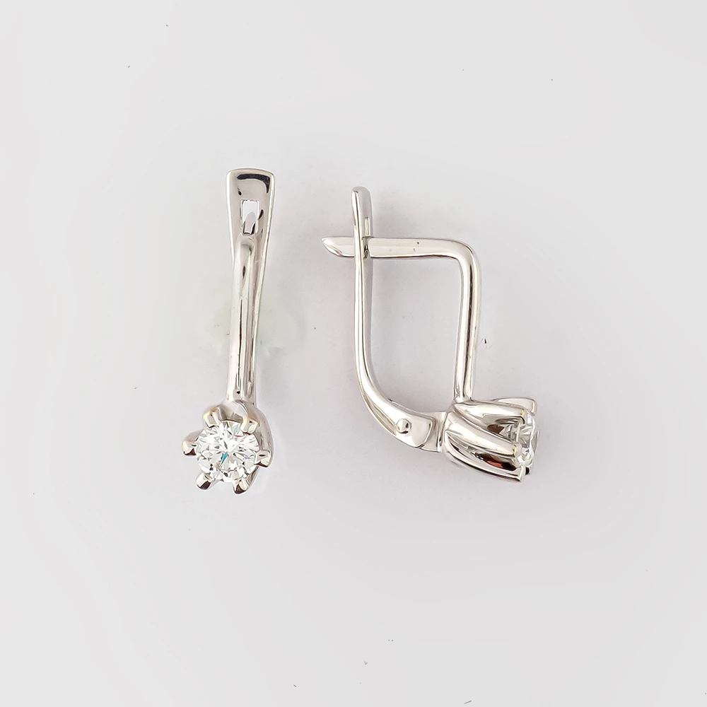 Серьги с бриллиантом из белого золота 750 пробы