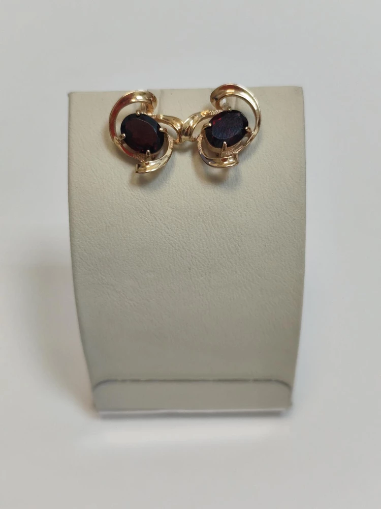 Серьги с гранатом из красного золота 585 пробы