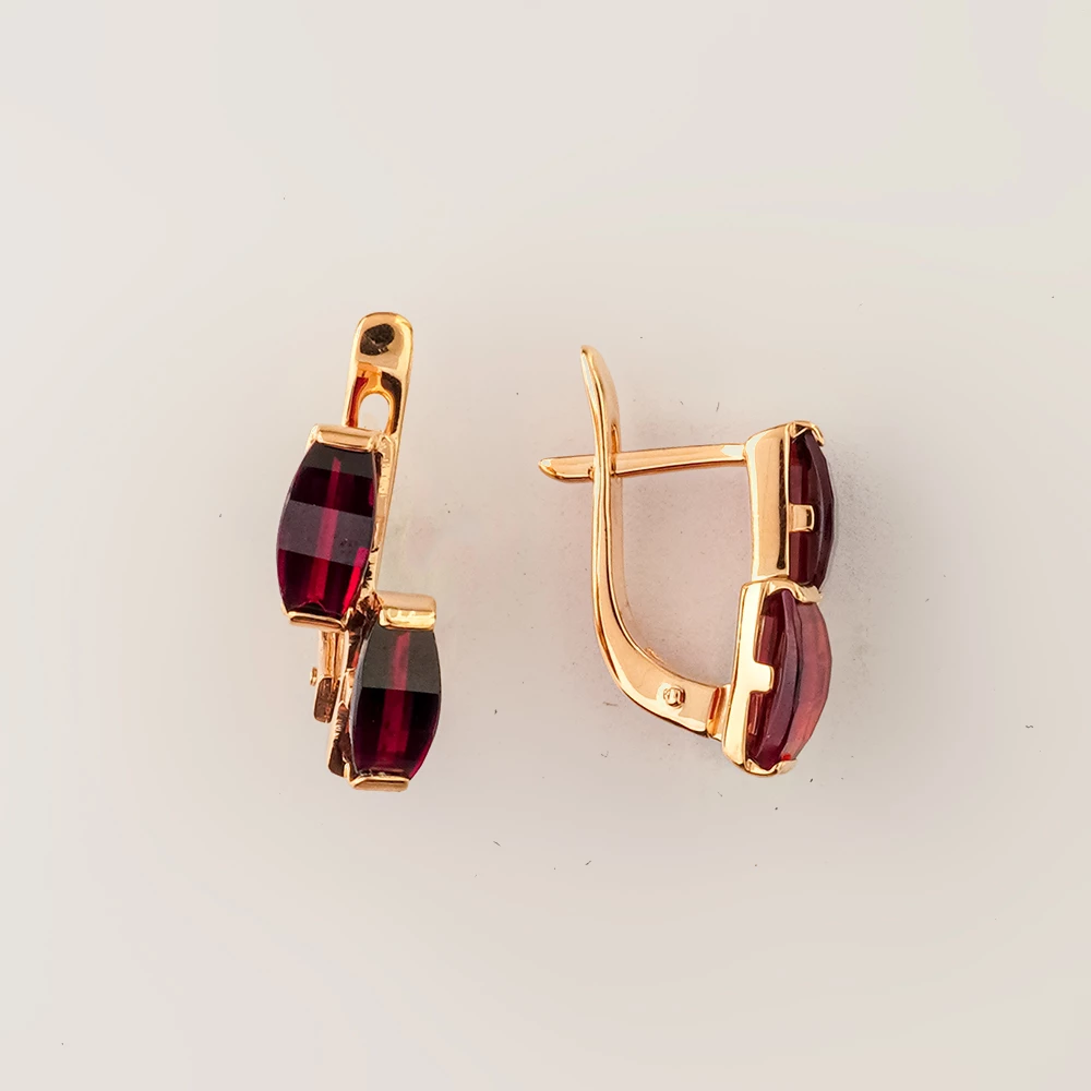 Серьги с гранатом из красного золота 585 пробы