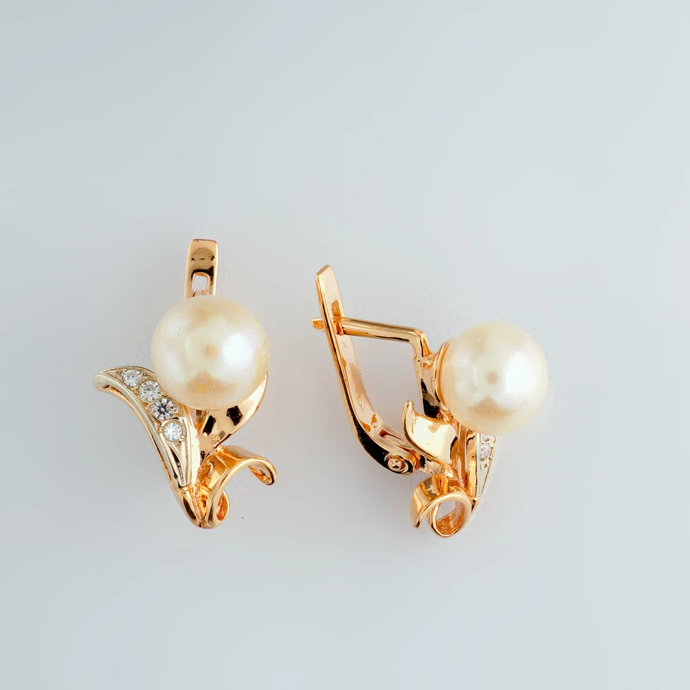 Серьги с культивированным жемчугом из красного золота 585 пробы