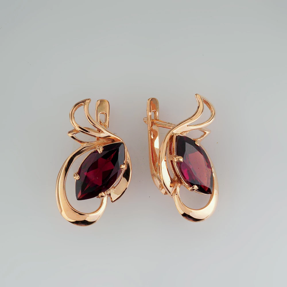 Серьги с гранатом из желтого золота 585 пробы