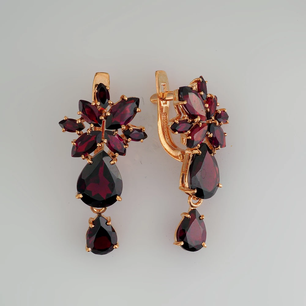 Серьги с гранатом из красного золота 585 пробы