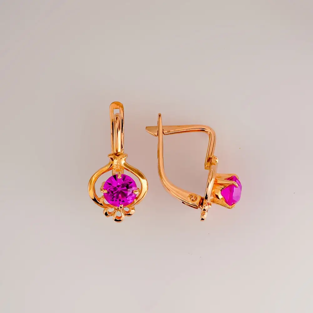 Серьги с корундом синтетическим из красного золота 583 пробы