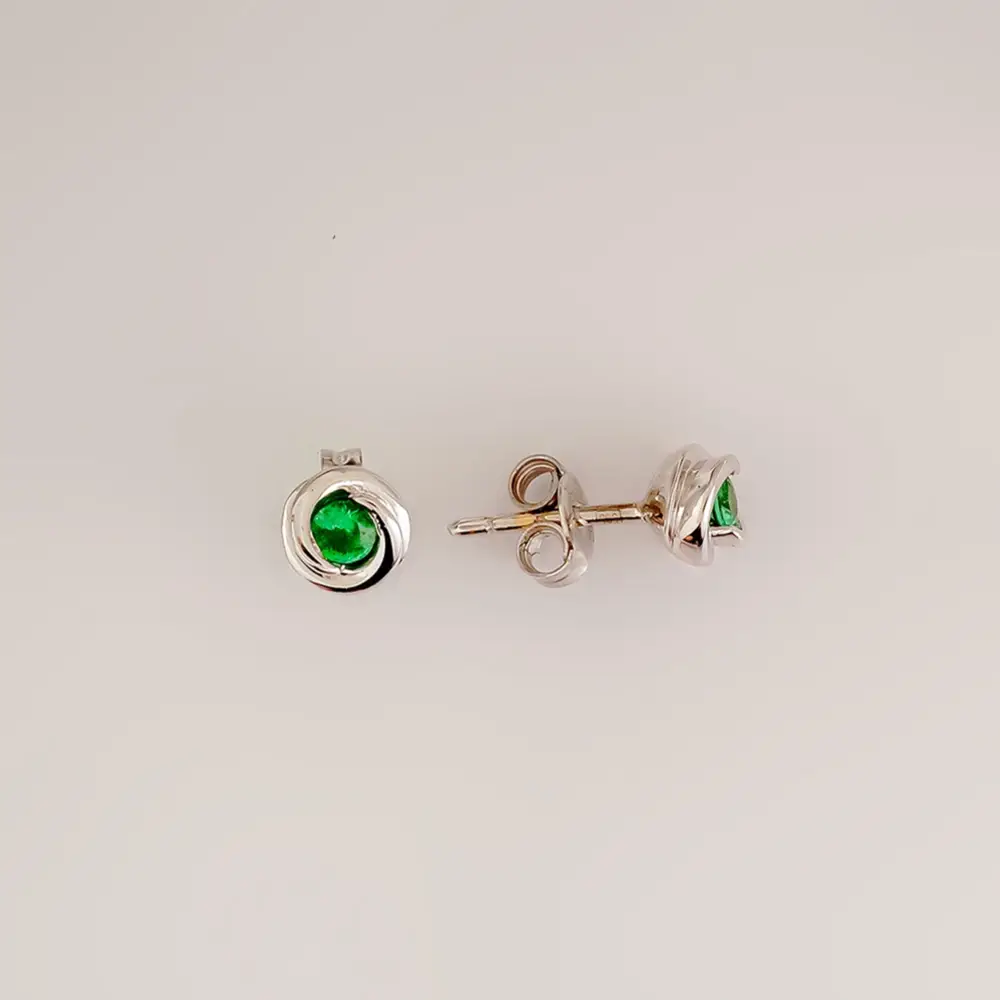 Серьги с изумрудом из белого золота 585 пробы