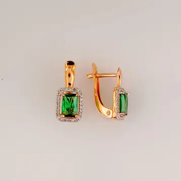 Серьги с изумрудом синтетическим из красного золота 375 пробы
