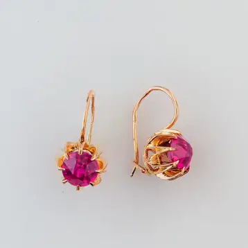 Серьги с корундом синтетическим из красного золота 583 пробы