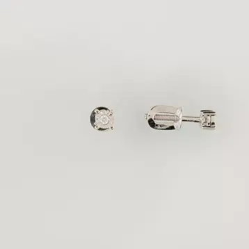 Серьги с бриллиантом из белого золота 585 пробы