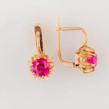 Серьги с корундом синтетическим из красного золота 583 пробы
