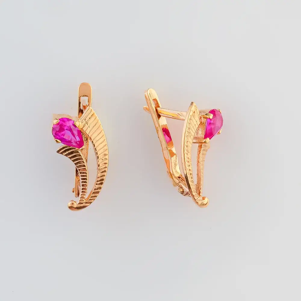 Серьги с корундом синтетическим из красного золота 585 пробы