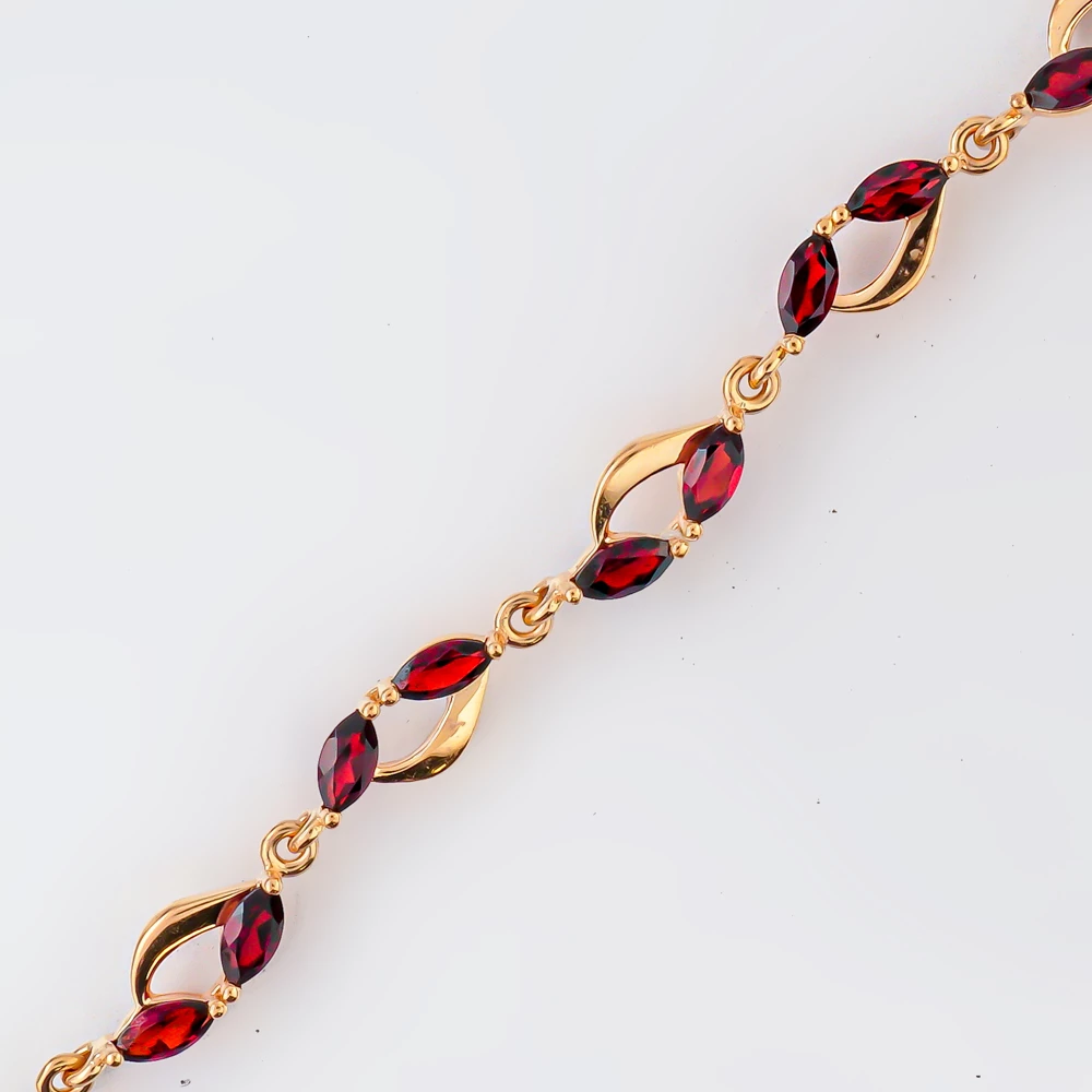 Браслет с гранатом из красного золота 585 пробы