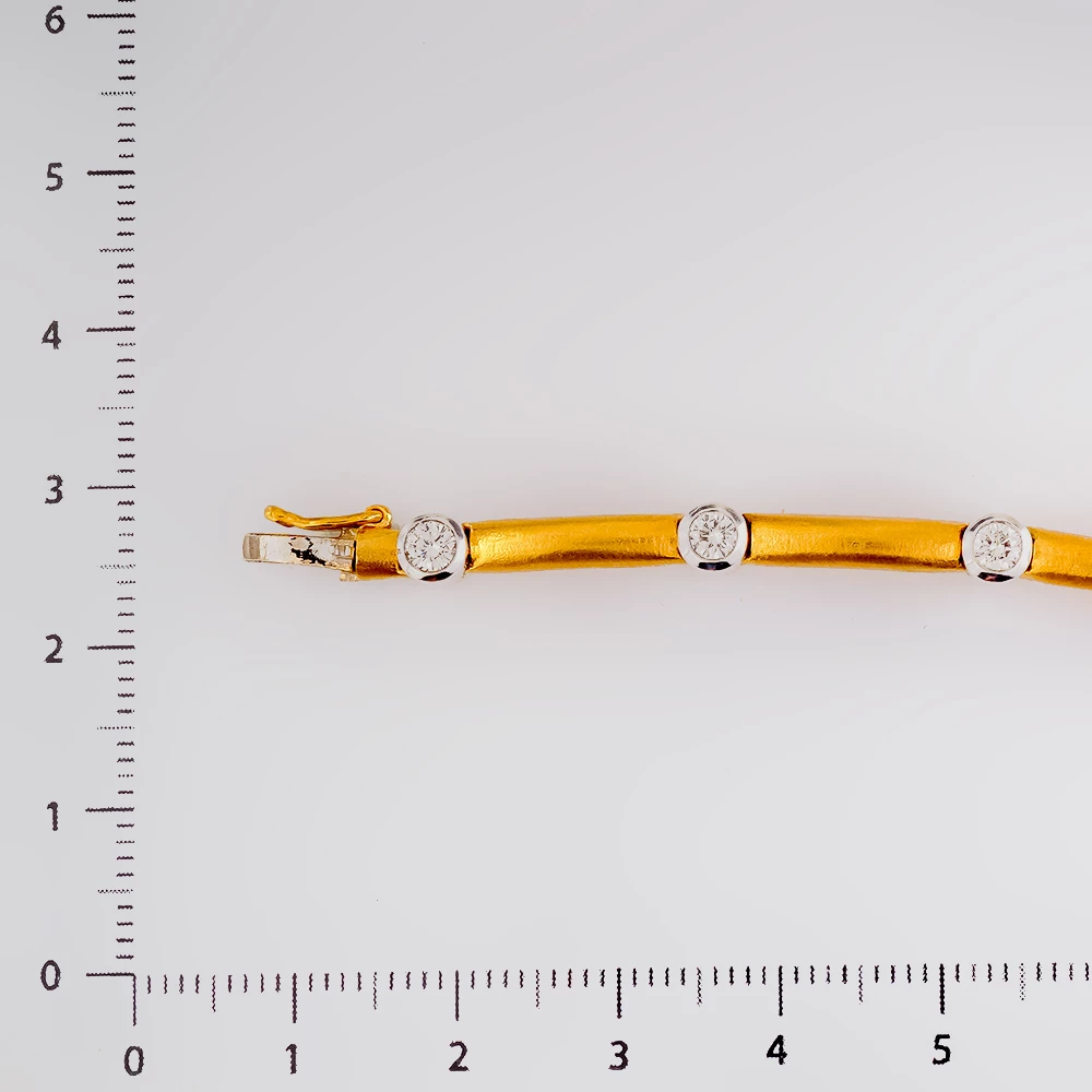 Браслет с бриллиантом из желтого золота 750 пробы