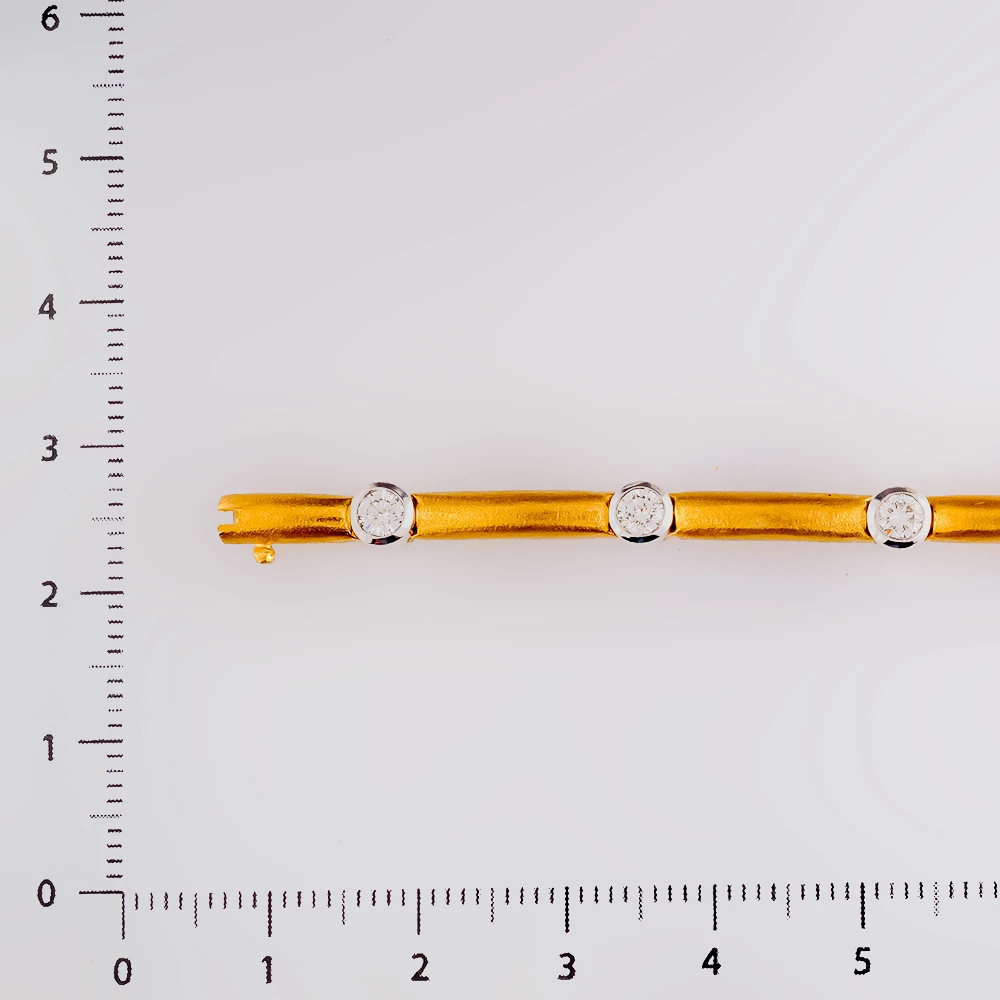 Браслет с бриллиантом из желтого золота 750 пробы