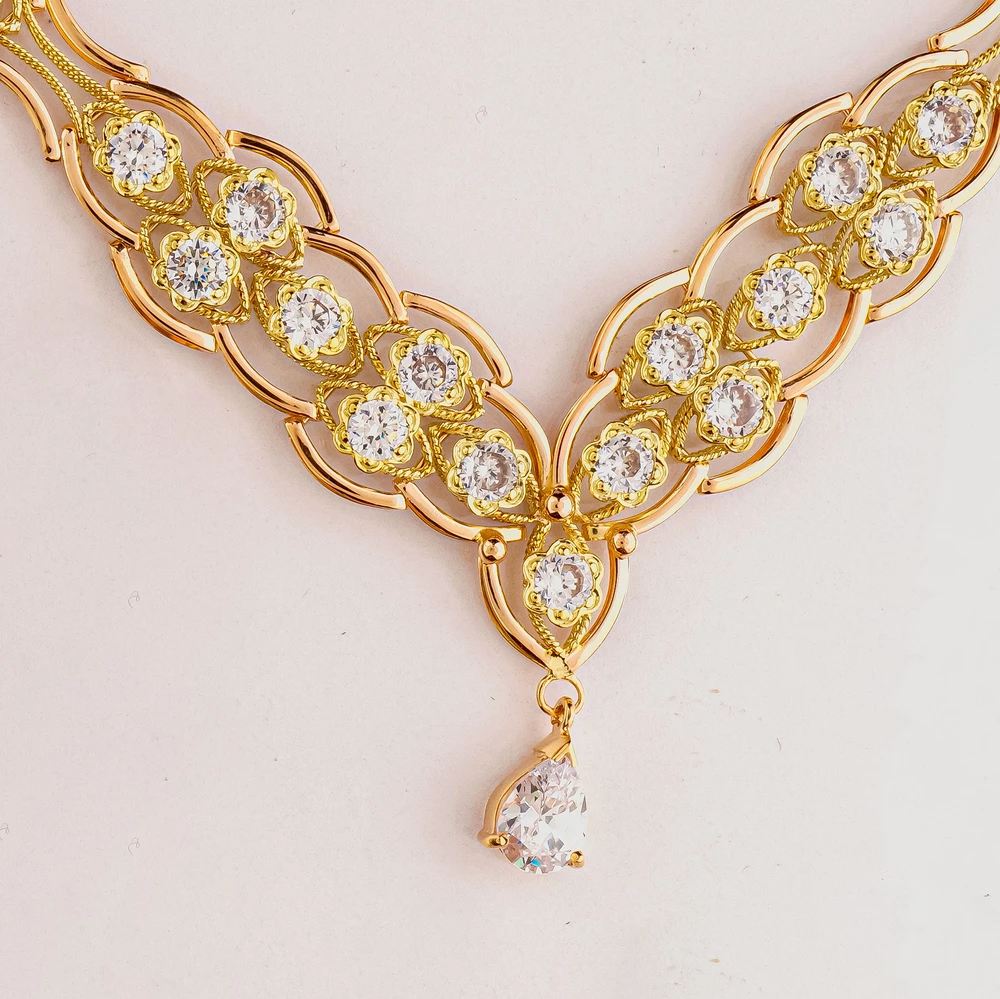 Колье с фианитом из красного золота 585 пробы