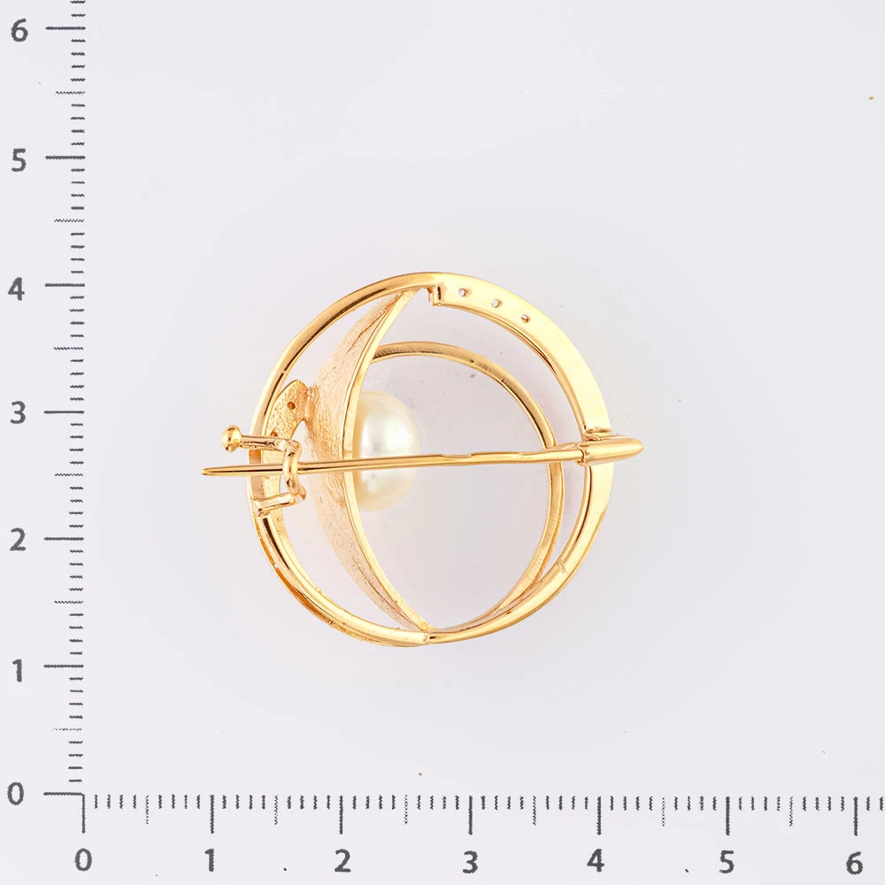 Брошь с культивированным жемчугом из красного золота 585 пробы