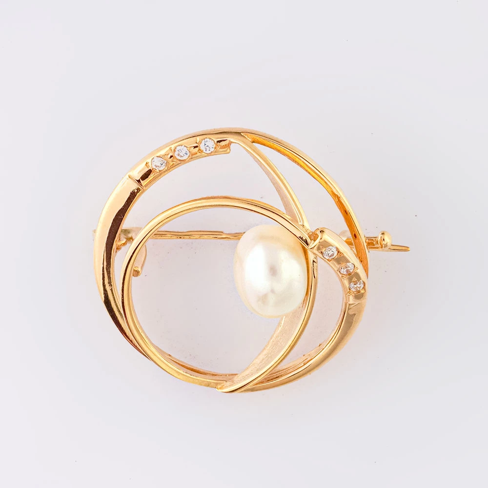 Брошь с культивированным жемчугом из красного золота 585 пробы