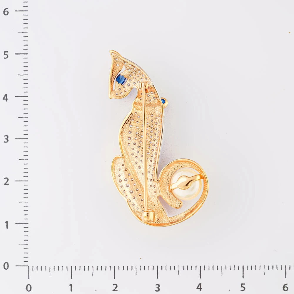 Брошь с сапфиром синтетическим из красного золота 585 пробы