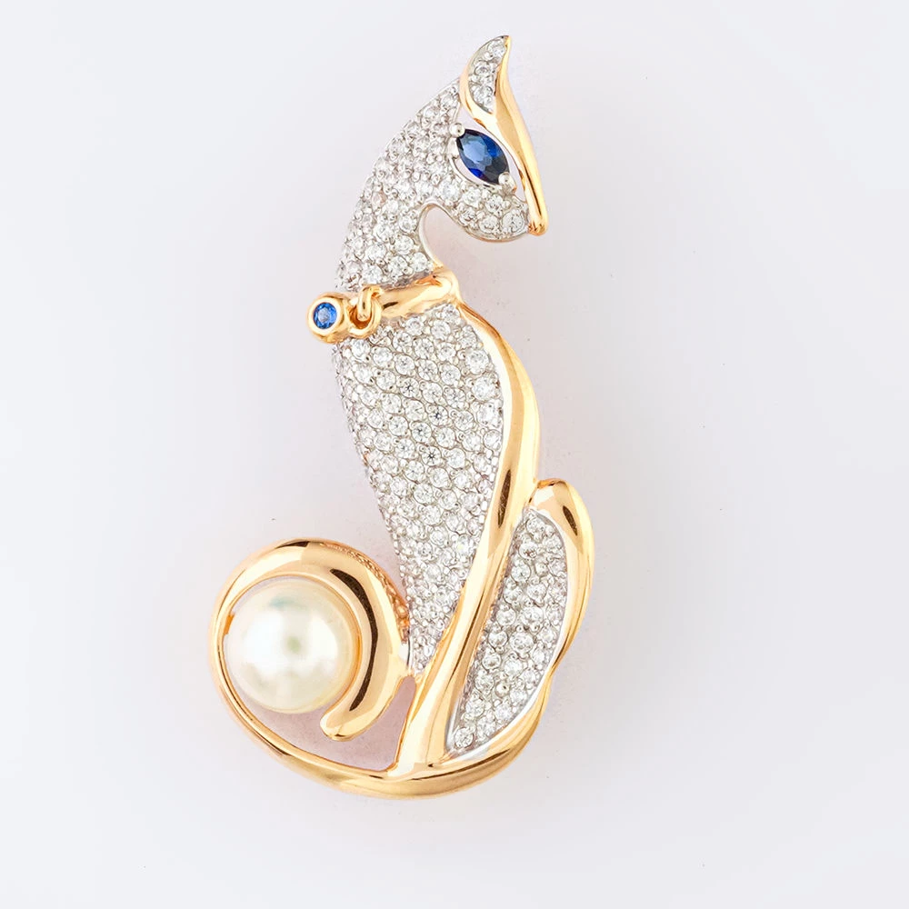 Брошь с сапфиром синтетическим из красного золота 585 пробы