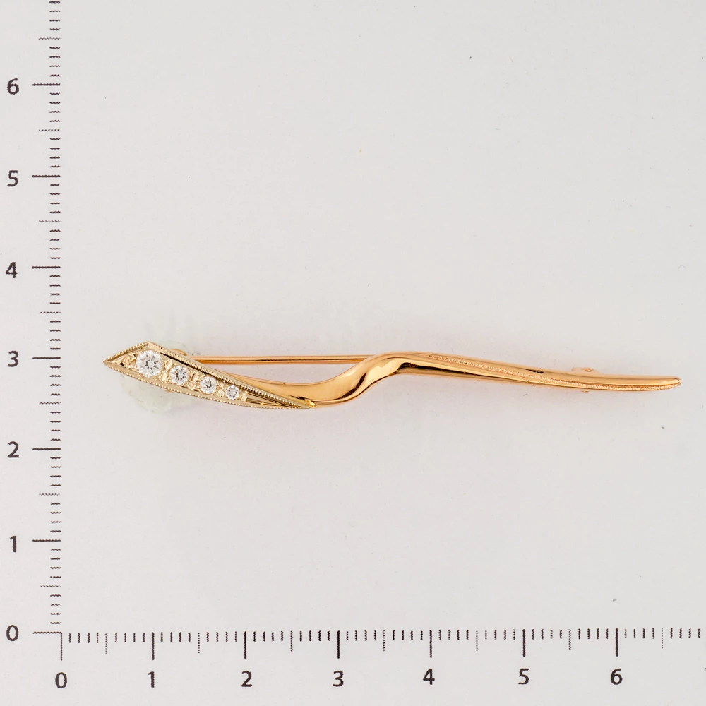 Брошь с фианитом из красного золота 585 пробы