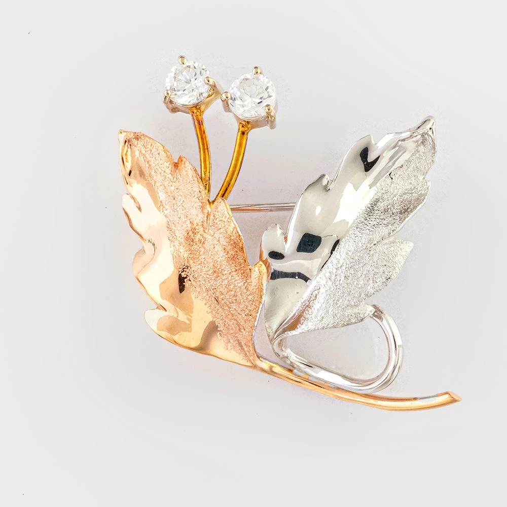 Брошь с фианитом из красного золота 585 пробы