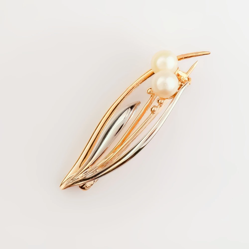 Брошь с культивированным жемчугом из красного золота 585 пробы